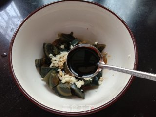 香菇花生拌皮蛋的做法步骤：6