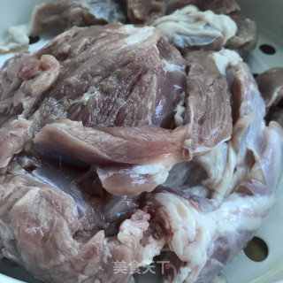 香辣烤羊肉的做法步骤：1