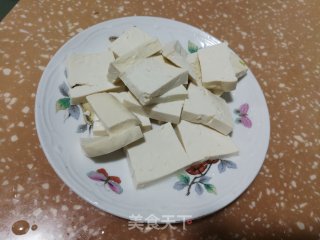 红烧豆腐虾仁的做法步骤：2