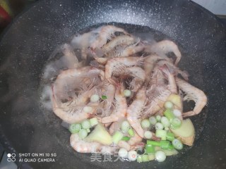 水煮虾的做法步骤：2