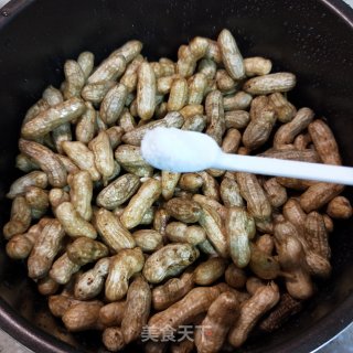 盐水花生的做法步骤：3