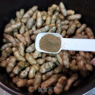 盐水花生的做法步骤：4