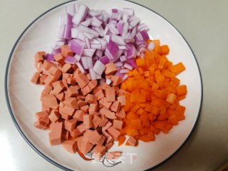 咖喱炒饭的做法步骤：1