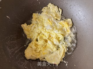 小白菜炒鹅蛋的做法步骤：6
