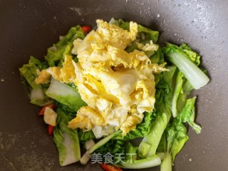 小白菜炒鹅蛋的做法步骤：8