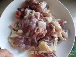 鸭肉节瓜的做法步骤：1