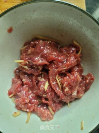 牛肉炒苦瓜的做法步骤：3