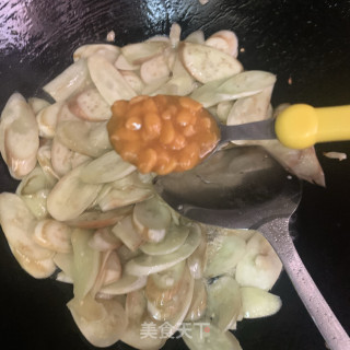 黄豆酱炒白茄瓜的做法步骤：7
