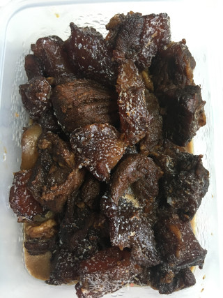 牛筋烧土豆的做法步骤：2