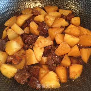 牛筋烧土豆的做法步骤：5