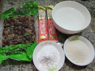 蜜豆奶茶棒冰的做法步骤：1