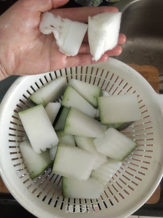 大筒骨冬瓜煲汤的做法步骤：3