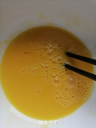 洋葱炒蛋的做法步骤：2