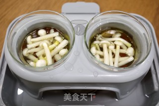 胡萝卜鲜菇鸡汤的做法步骤：7