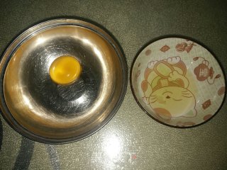 草莓红花杯子蛋糕的做法步骤：2