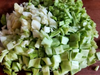 猪肉虾仁圆白菜饺子的做法步骤：3