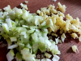 猪肉虾仁圆白菜饺子的做法步骤：6
