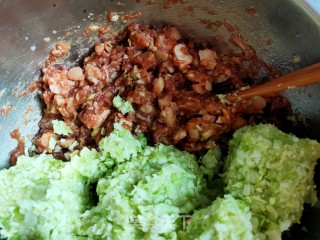 猪肉虾仁圆白菜饺子的做法步骤：11