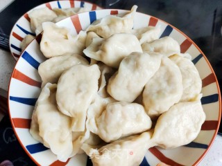 猪肉虾仁圆白菜饺子的做法步骤：18