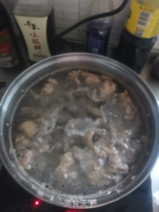 炖牛肉的做法步骤：2