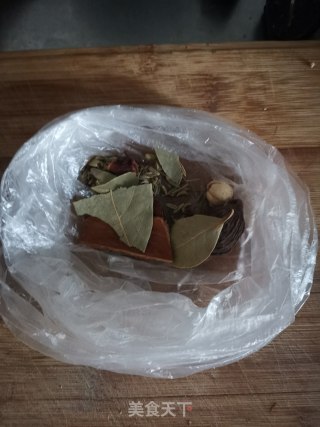 炖牛肉的做法步骤：3