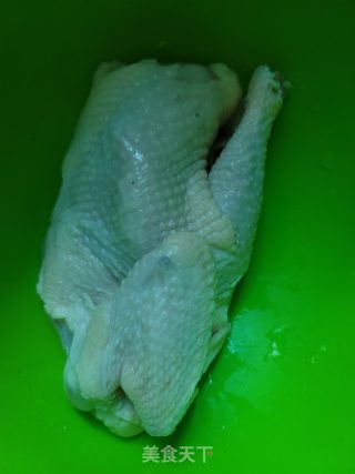 手撕盐焗鸡的做法步骤：1