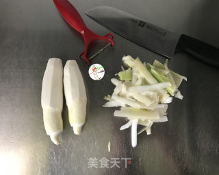 清炒茭白的做法步骤：2
