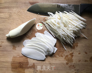 清炒茭白的做法步骤：3
