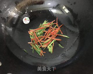 清炒茭白的做法步骤：5