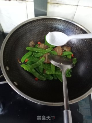 河南豆炒腊肉的做法步骤：6
