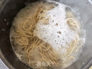 蒜蓉龙虾盖浇面的做法步骤：20