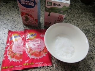 草莓味冰激凌的做法步骤：1