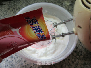 草莓味冰激凌的做法步骤：6