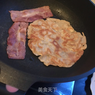 培根鸡蛋手抓饼的做法步骤：4