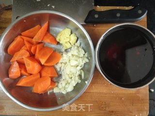 蒜香可乐焖鸡翅的做法步骤：5