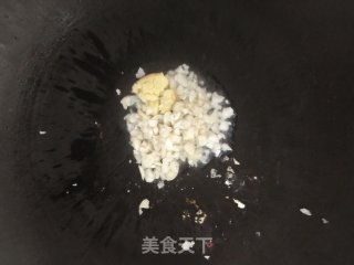 蒜香可乐焖鸡翅的做法步骤：6