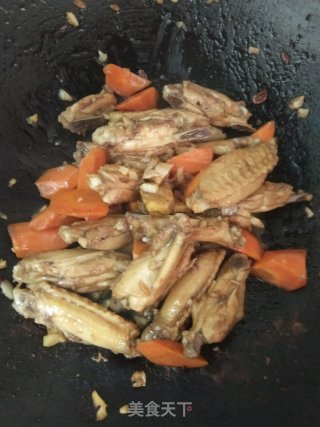 蒜香可乐焖鸡翅的做法步骤：10