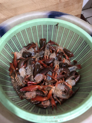 洋葱小龙虾的做法步骤：1