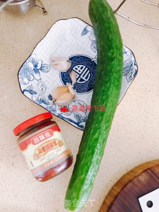 冰冰凉陈醋青瓜的做法步骤：1