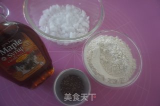 枫糖椰香奇亚籽冰淇淋球的做法步骤：1