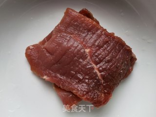 麻辣牛柳的做法步骤：1