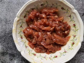 麻辣牛柳的做法步骤：6