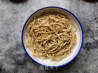 香菜红油豆腐丝的做法步骤：4