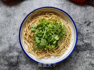 香菜红油豆腐丝的做法步骤：11