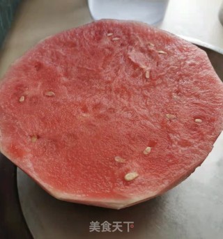 鲜榨西瓜汁的做法步骤：2