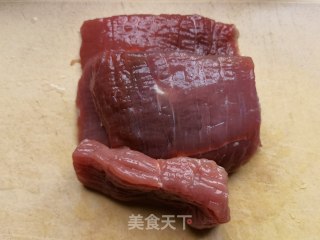 孜然牛肉的做法步骤：1