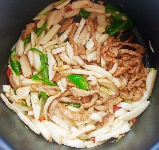 杏鲍菇炒肉的做法步骤：14
