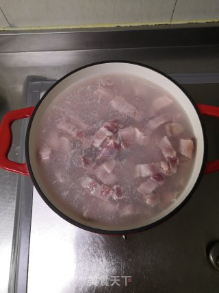 春笋红烧肉的做法步骤：2