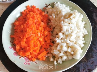 香菇马蹄腊肠馅艾角的做法步骤：2