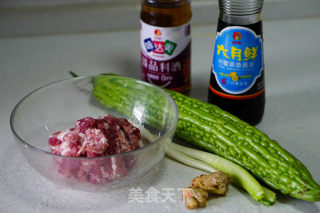 苦瓜酿肉的做法步骤：1